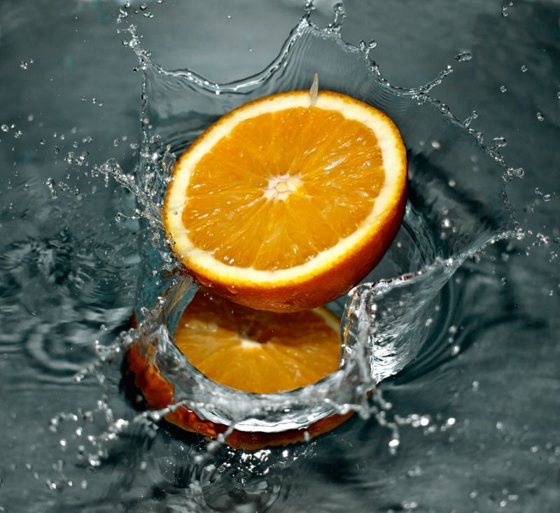 orange-falling-water-splash-67867.jpeg